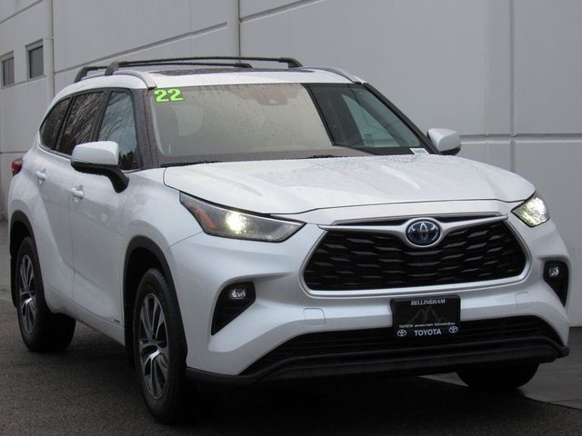 2022 Toyota Highlander Hybrid XLE