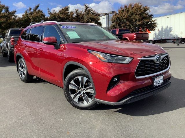 2022 Toyota Highlander Hybrid XLE