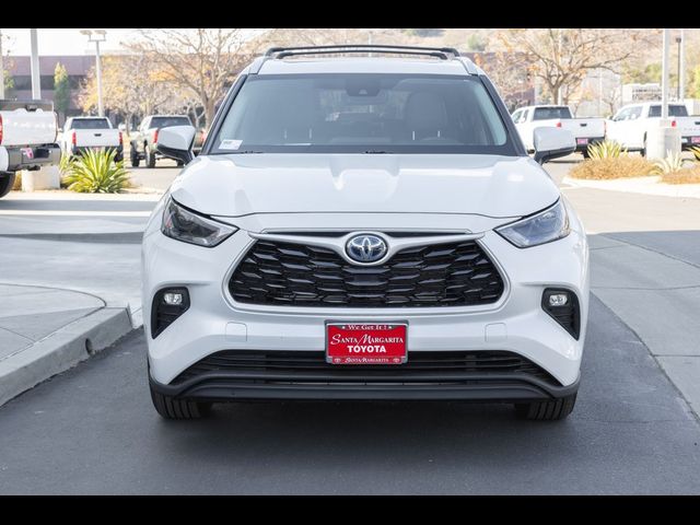 2022 Toyota Highlander Hybrid XLE