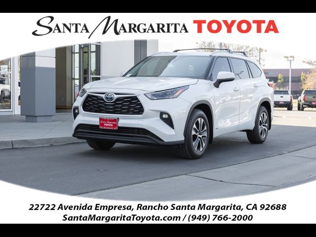 2022 Toyota Highlander Hybrid XLE