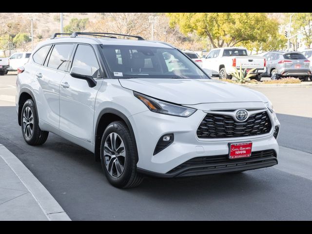 2022 Toyota Highlander Hybrid XLE