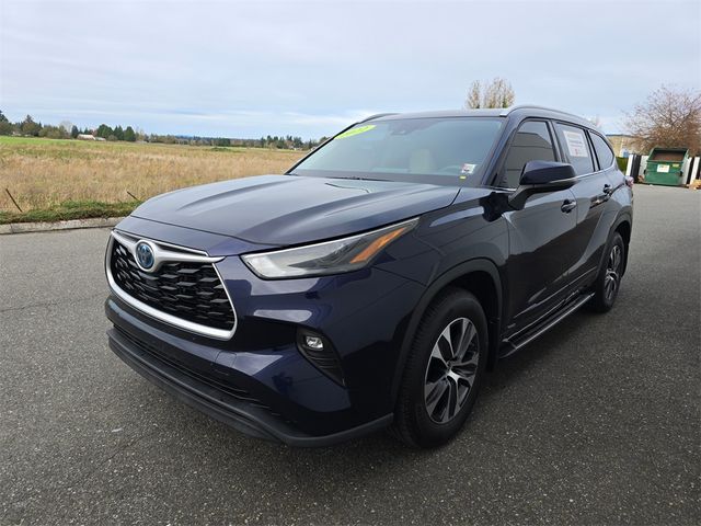 2022 Toyota Highlander Hybrid XLE