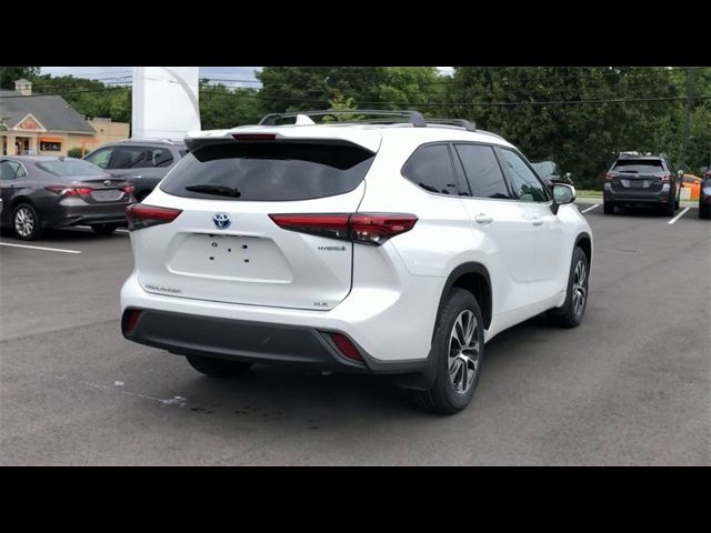 2022 Toyota Highlander Hybrid XLE