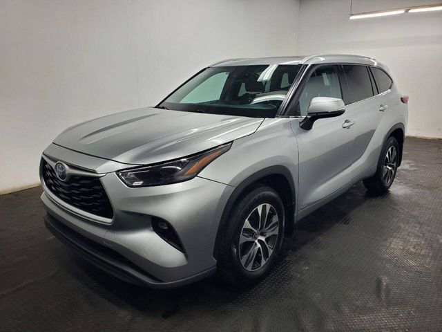 2022 Toyota Highlander Hybrid XLE