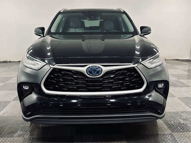 2022 Toyota Highlander Hybrid Bronze Edition