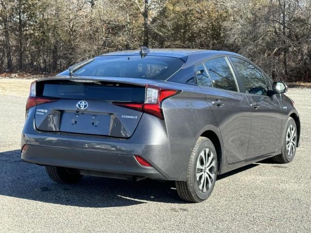 2022 Toyota Prius LE