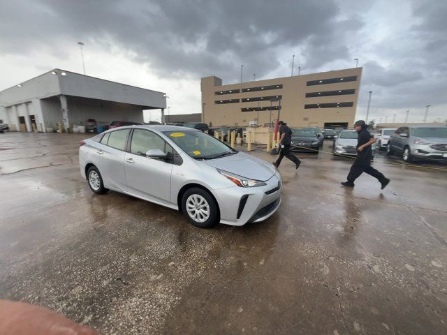 2022 Toyota Prius LE