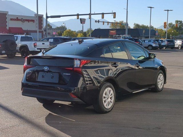 2022 Toyota Prius LE