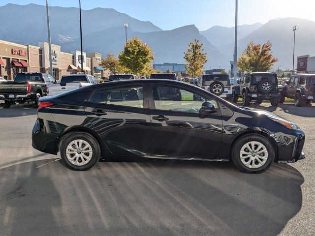 2022 Toyota Prius LE