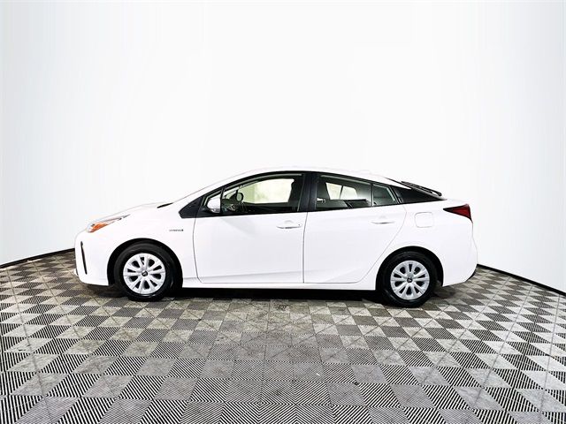 2022 Toyota Prius LE