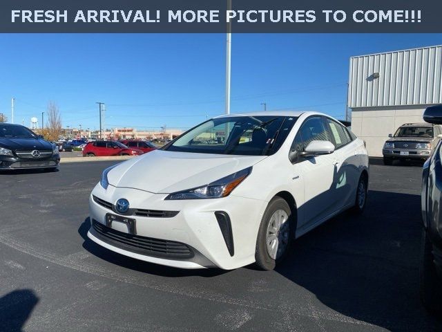 2022 Toyota Prius LE