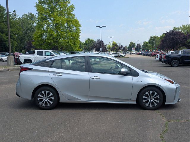 2022 Toyota Prius LE