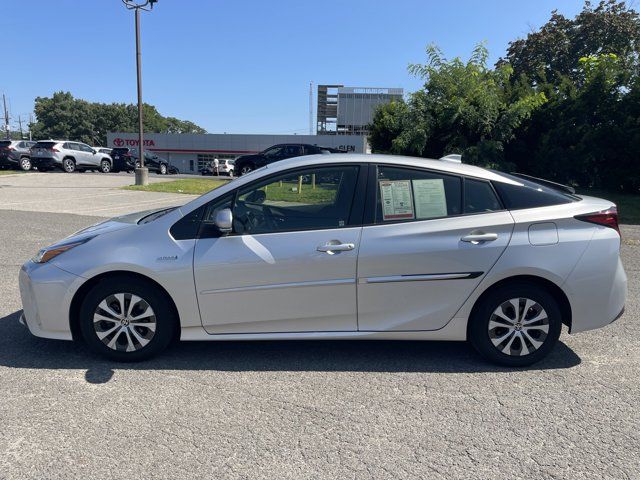 2022 Toyota Prius LE