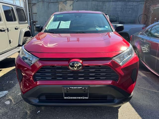 2022 Toyota RAV4 LE