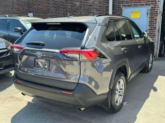 2022 Toyota RAV4 XLE
