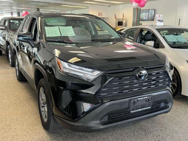 2022 Toyota RAV4 XLE