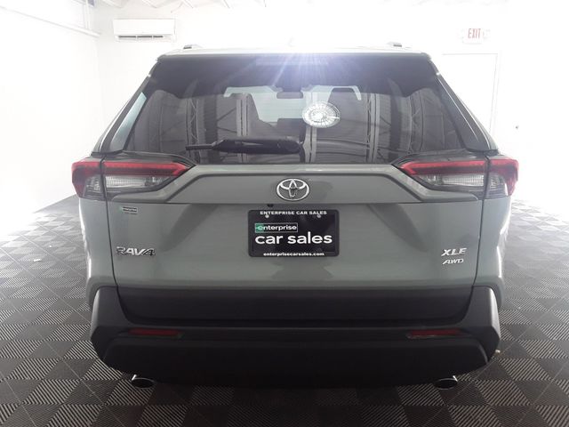 2022 Toyota RAV4 XLE