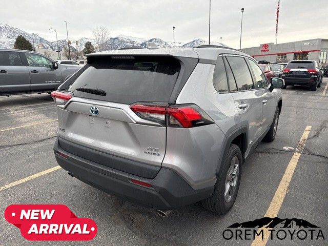 2022 Toyota RAV4 Hybrid XLE