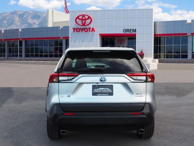 2022 Toyota RAV4 Hybrid XLE