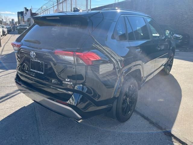 2022 Toyota RAV4 Hybrid SE