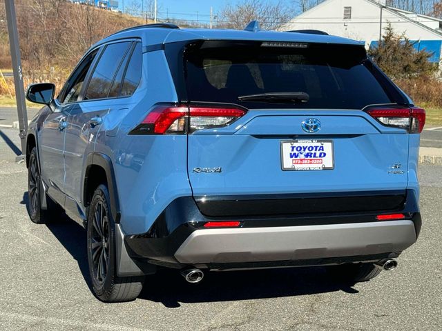 2022 Toyota RAV4 Hybrid SE