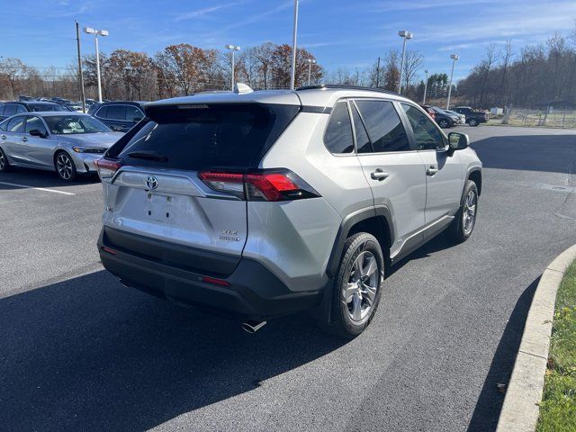 2022 Toyota RAV4 Hybrid XLE