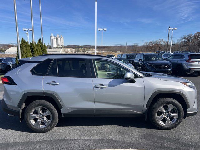 2022 Toyota RAV4 Hybrid XLE