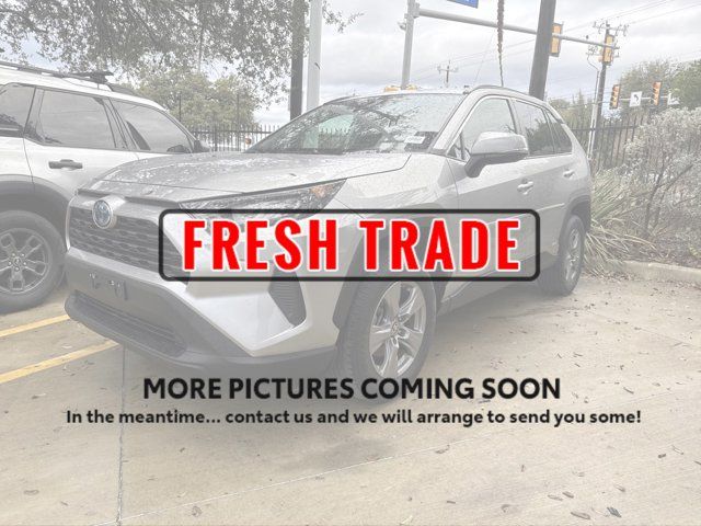 2022 Toyota RAV4 Hybrid LE