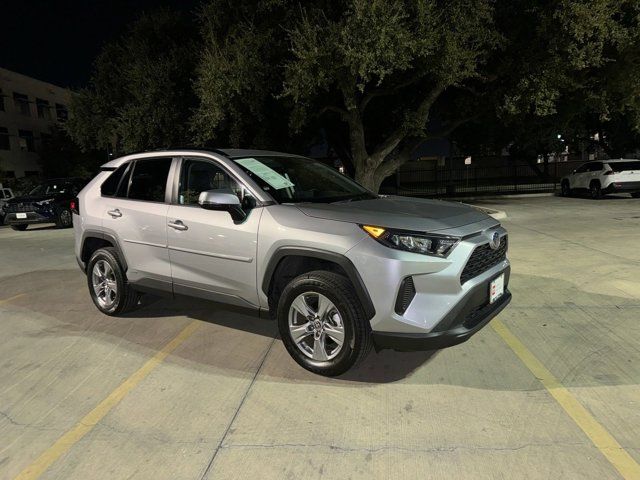 2022 Toyota RAV4 Hybrid LE