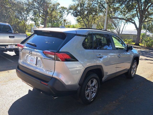 2022 Toyota RAV4 Hybrid LE