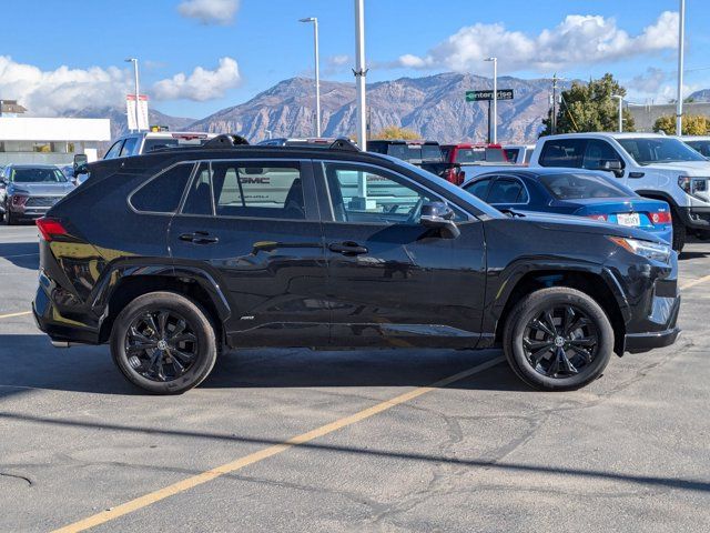 2022 Toyota RAV4 Hybrid SE