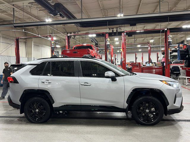 2022 Toyota RAV4 Hybrid SE