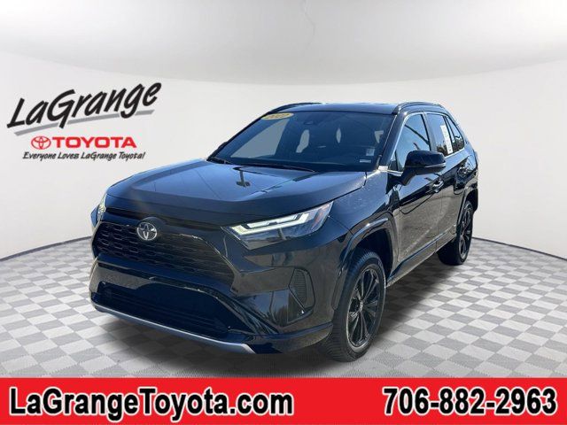 2022 Toyota RAV4 Hybrid SE