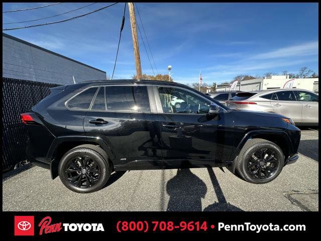 2022 Toyota RAV4 Hybrid SE