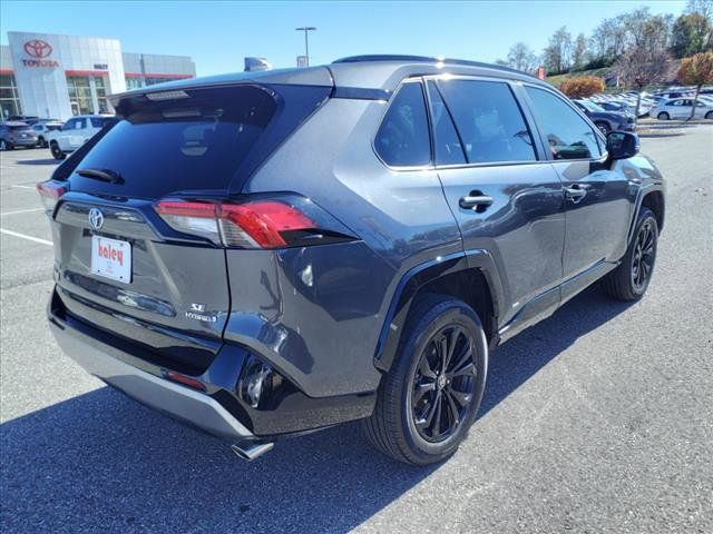 2022 Toyota RAV4 Hybrid SE