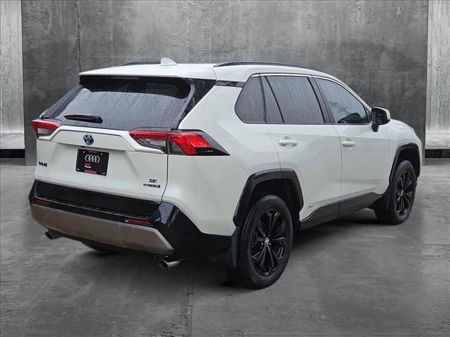 2022 Toyota RAV4 Hybrid SE