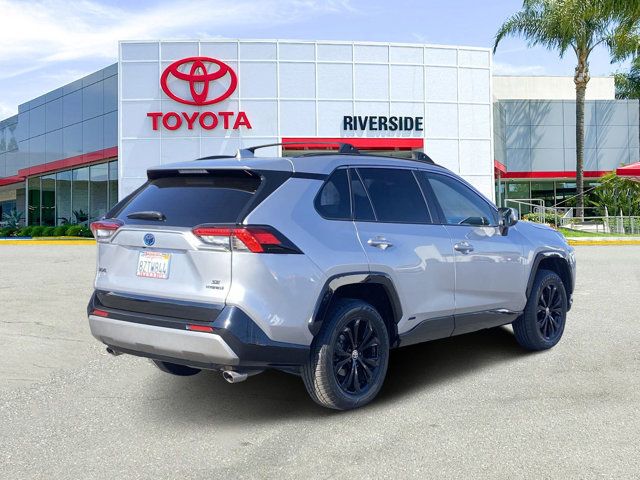 2022 Toyota RAV4 Hybrid SE