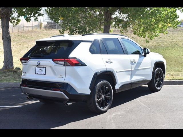 2022 Toyota RAV4 Hybrid SE