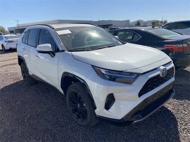 2022 Toyota RAV4 Hybrid SE