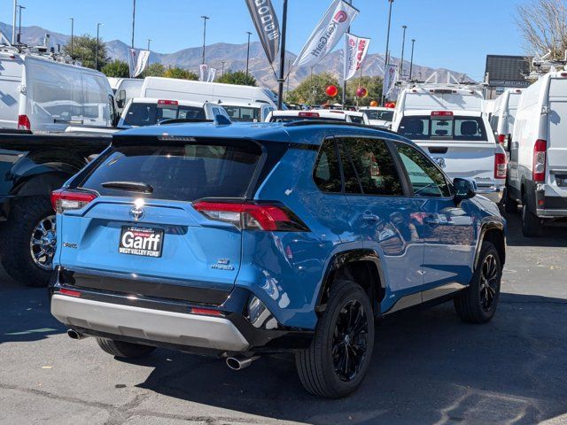 2022 Toyota RAV4 Hybrid SE