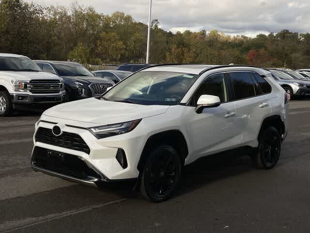 2022 Toyota RAV4 Hybrid SE