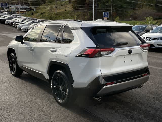 2022 Toyota RAV4 Hybrid SE