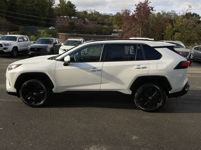 2022 Toyota RAV4 Hybrid SE