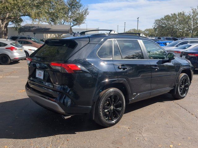 2022 Toyota RAV4 Hybrid SE