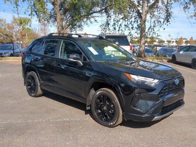 2022 Toyota RAV4 Hybrid SE