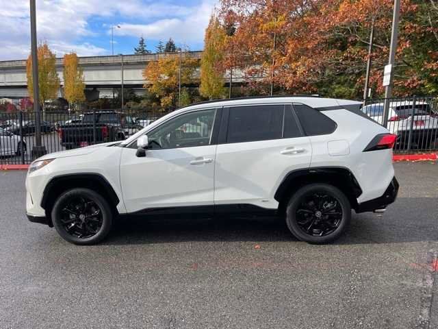 2022 Toyota RAV4 Hybrid SE