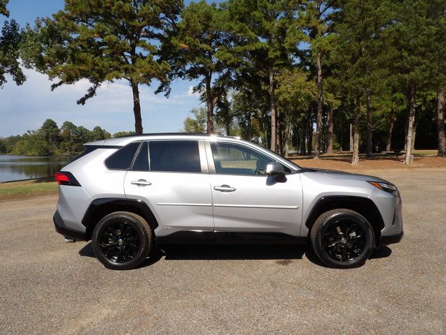 2022 Toyota RAV4 Hybrid SE