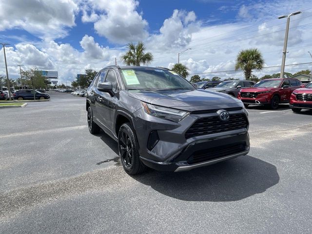 2022 Toyota RAV4 Hybrid SE