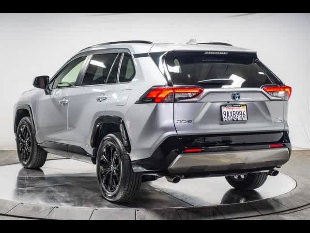 2022 Toyota RAV4 Hybrid SE