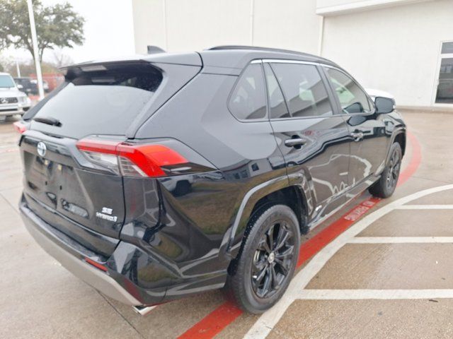 2022 Toyota RAV4 Hybrid SE